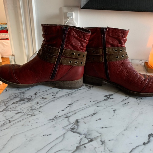 Caterpillar Red Ankle Boots. size 8 - Picture 5 of 8